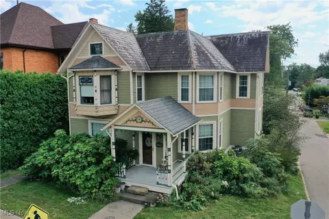 307 E Jackson St, Millersburg, OH 44654