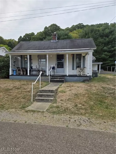 8637 Lincoln St, Crooksville, OH 43731