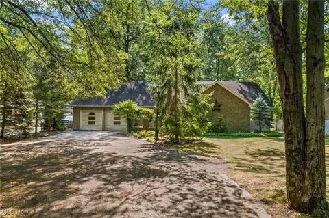 38945 E River Rd, Elyria, OH 44035