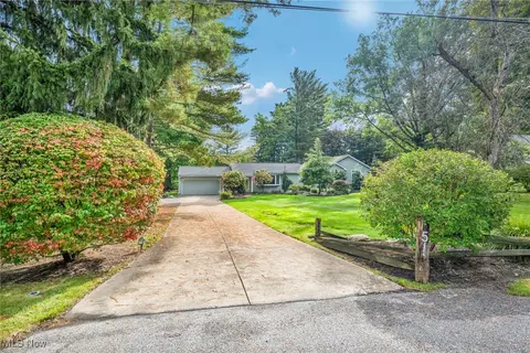 2513 Red Fox Pass, Willoughby Hills, OH 44094 photo 4