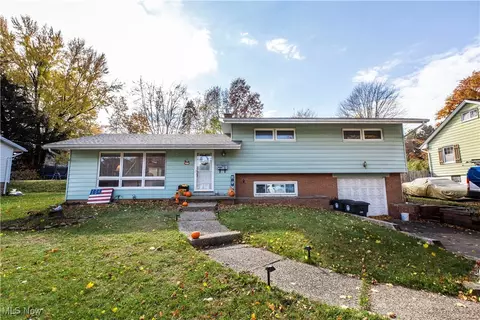 2114 Springfield Center Rd, Akron, OH 44312