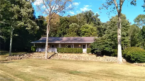 5131 Cherry Run Rd NW, Strasburg, OH 44680