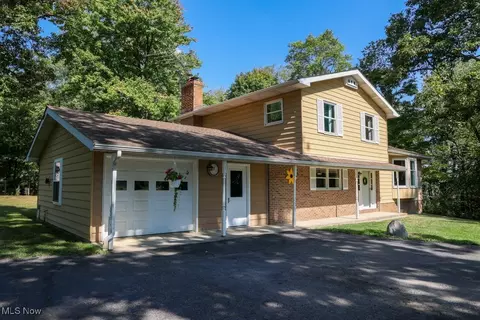 6017 S Carr Rd, Apple Creek, OH 44606