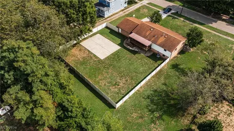 803 Walnut St, Belpre, OH 45714 photo 28
