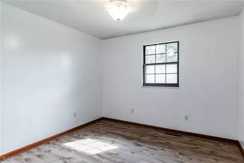 803 Walnut St, Belpre, OH 45714 photo 17