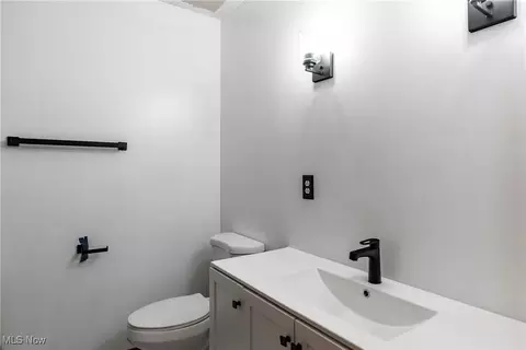 803 Walnut St, Belpre, OH 45714 photo 16
