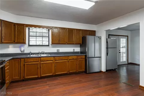 803 Walnut St, Belpre, OH 45714 photo 8