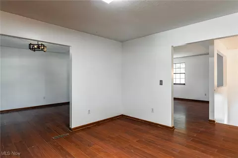 803 Walnut St, Belpre, OH 45714 photo 9