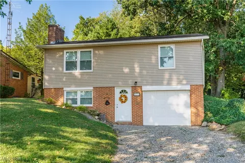 6215 Lake Cable Ave NW, Canton, OH 44718