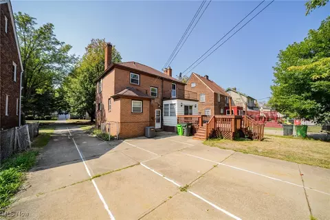 Exterior - 161 E 214th St, Euclid, OH 44123 photo 9 of 10
