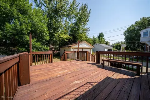 Exterior - 161 E 214th St, Euclid, OH 44123 photo 5 of 10