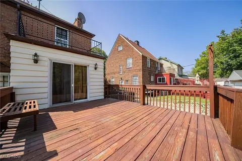 Exterior - 161 E 214th St, Euclid, OH 44123 photo 6 of 10