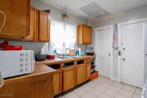 771 Elma St, Akron, OH 44310 photo 9