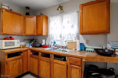 771 Elma St, Akron, OH 44310 photo 7