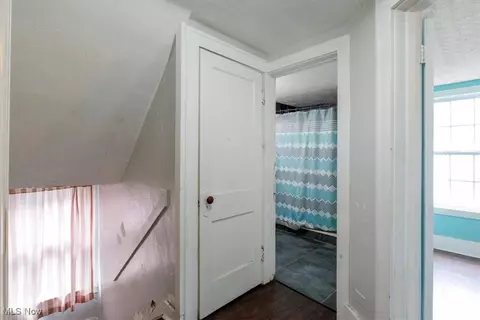 771 Elma St, Akron, OH 44310 photo 16