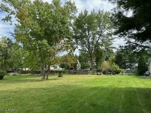 138 Nottingham St, Tallmadge, OH 44278