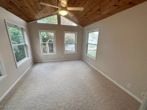 310 E 211th St, Euclid, OH 44123 photo 5