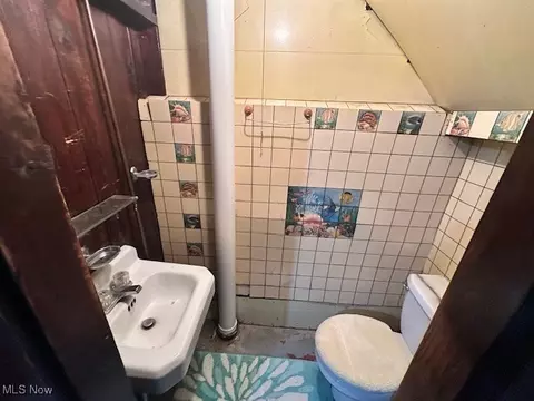 310 E 211th St, Euclid, OH 44123 photo 14