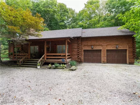 16535 Messenger Rd, Chagrin Falls, OH 44023