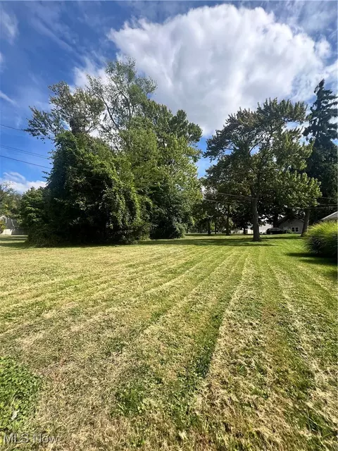 V/l Lake Shore Boulevard, Eastlake, OH 44095
