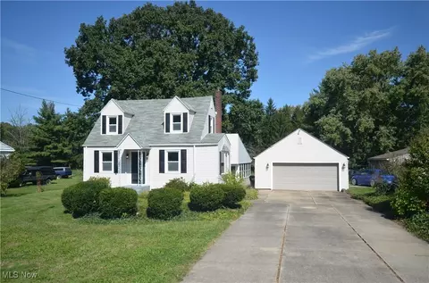 102 W Howe Rd, Tallmadge, OH 44278