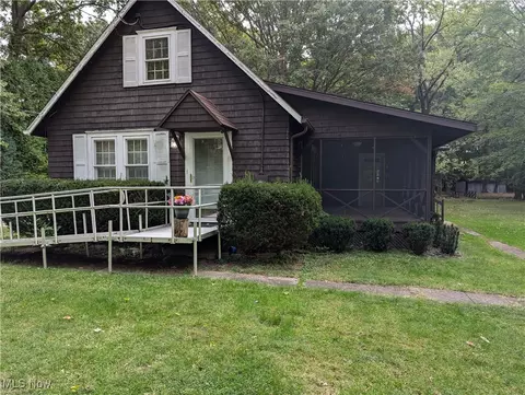 75 Indian Hills Dr, Tallmadge, OH 44278
