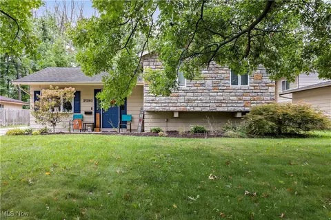 26263 Redwood Dr, Olmsted Falls, OH 44138
