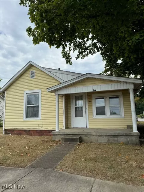 740 John St, Coshocton, OH 43812