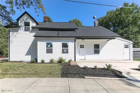 2693 W 32nd St, Cleveland, OH 44113