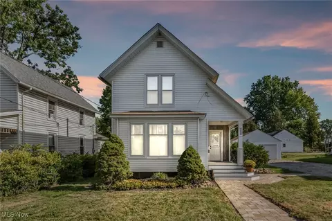1012 S Main St, Grafton, OH 44044