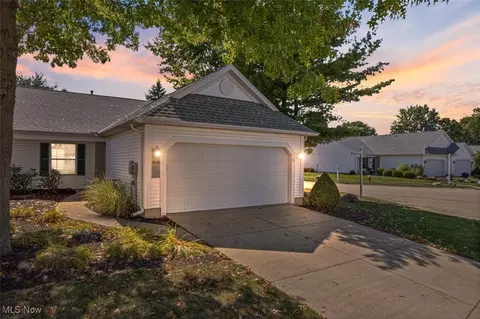 33877 Honeysuckle Ln, North Ridgeville, OH 44039