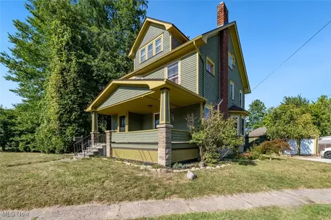1201 Lake Ave, Elyria, OH 44035 photo 3