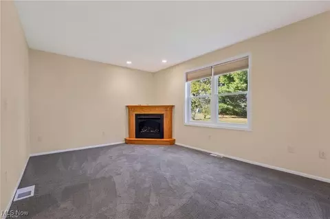 Living - 68 Roche Way, Boardman, OH 44512 photo 3 of 3