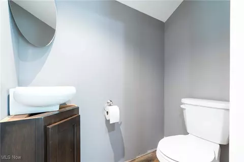 Bath - 7071 Barton, Mentor, OH 44060 photo 1 of 4