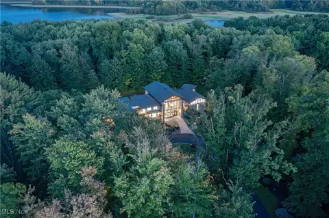 11945 Ladue Trl, Chagrin Falls, OH 44023