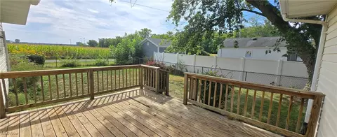 321 Magnolia Rd, Huron, OH 44839 photo 4