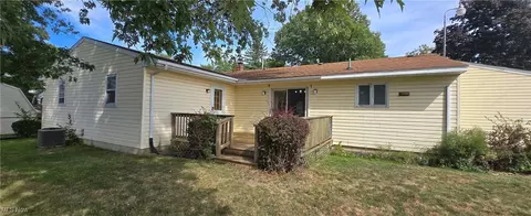321 Magnolia Rd, Huron, OH 44839 photo 3