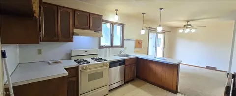 321 Magnolia Rd, Huron, OH 44839 photo 5