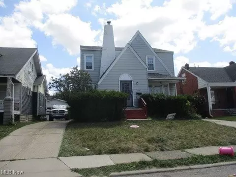 5175 Arch St, Maple Heights, OH 44137
