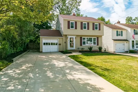 4896 Westbourne Rd, Cleveland, OH 44124