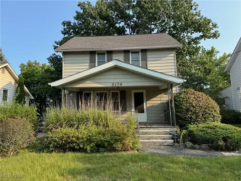 5179 Oakmont Dr, Cleveland, OH 44124