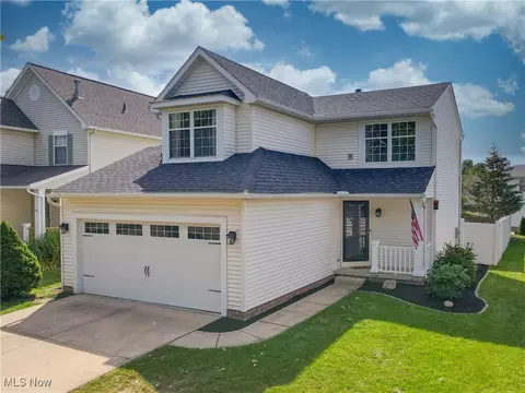 2143 Stonehenge Cir, Akron, OH 44319
