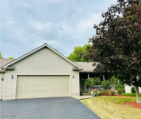 5070 Winthrop Dr, Austintown, OH 44515