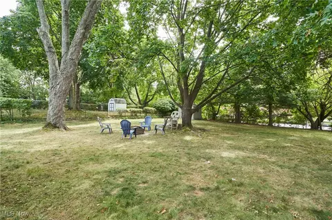 Exterior - 2180 E Santom Rd, Stow, OH 44224 photo 4 of 5