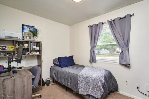 Bedroom - 2180 E Santom Rd, Stow, OH 44224 photo 2 of 2