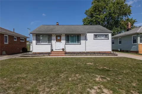 2126 Lincoln Ave, Parma, OH 44134