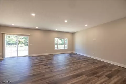 861 Lloyd Rd, Wickliffe, OH 44092 photo 9