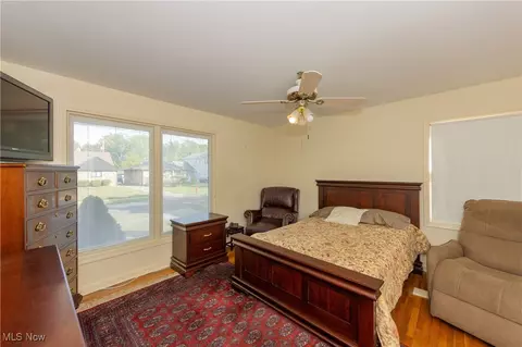 Bedroom - 80 E 267 St, Euclid, OH 44132 photo 2 of 5