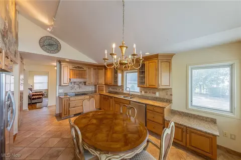 Kitchen - 80 E 267 St, Euclid, OH 44132 photo 2 of 2