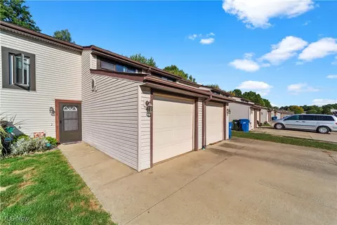 6382 Forest Park Dr, North Ridgeville, OH 44039
